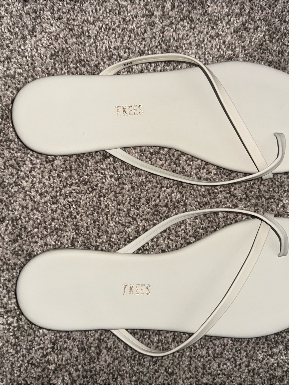 TKEES Ivory Slim-Strap Leather Flip Sandals